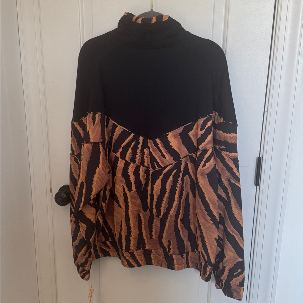 Free People Movement Walk the Line Oversized Black & Tan Zebra Print pullover - Picture 8 of 8